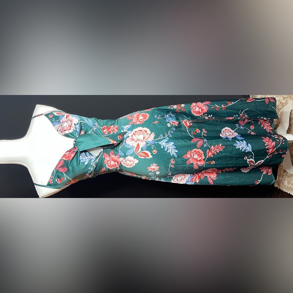 Floral silky green tie top adjustable straps dress. Small. Like new.